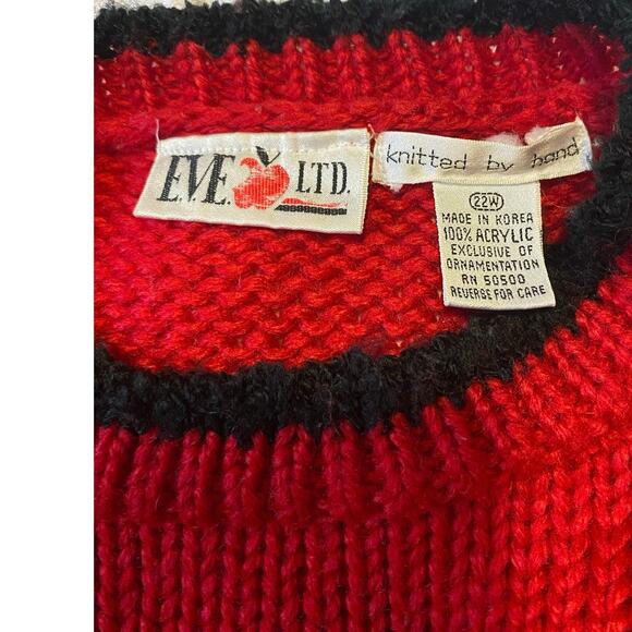 Vintage E.V.E Ltd. hand‎ knit Chunky Red Sweater Teddy bear 22 W 1980s - Picture 7 of 7